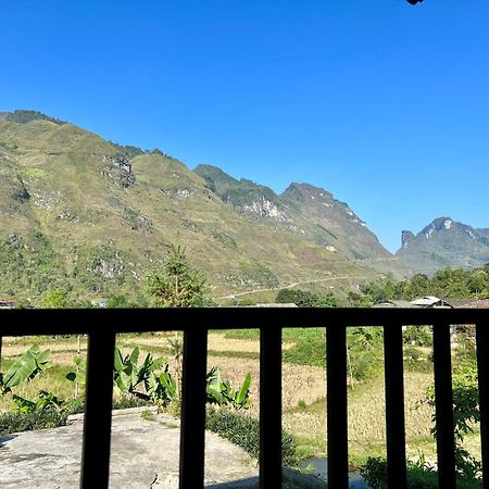 Du Gia Van Chung Homestay Làng Cac Eksteriør billede