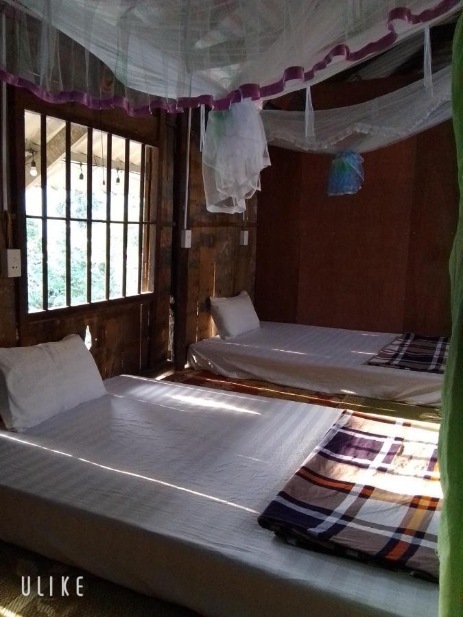 Du Gia Van Chung Homestay Làng Cac Eksteriør billede