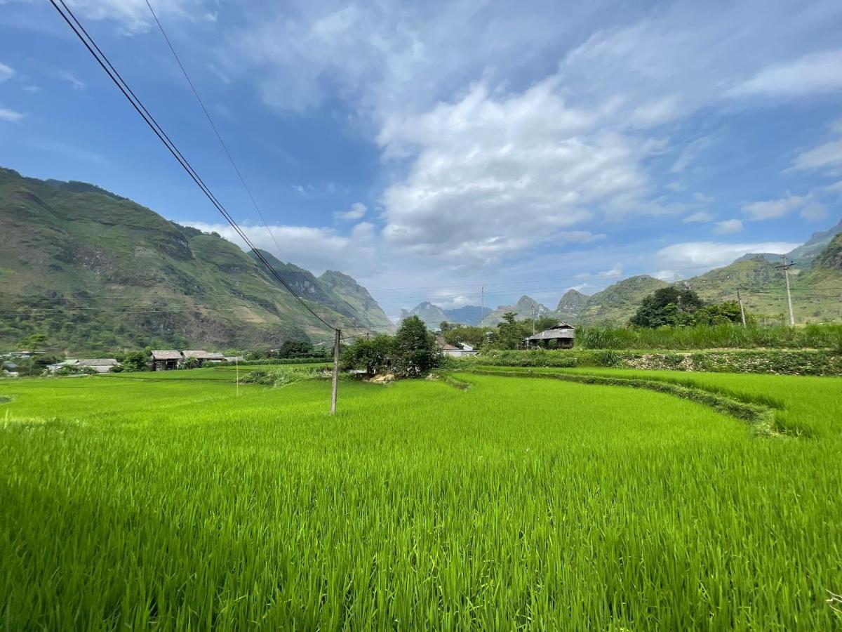 Du Gia Van Chung Homestay Làng Cac Eksteriør billede